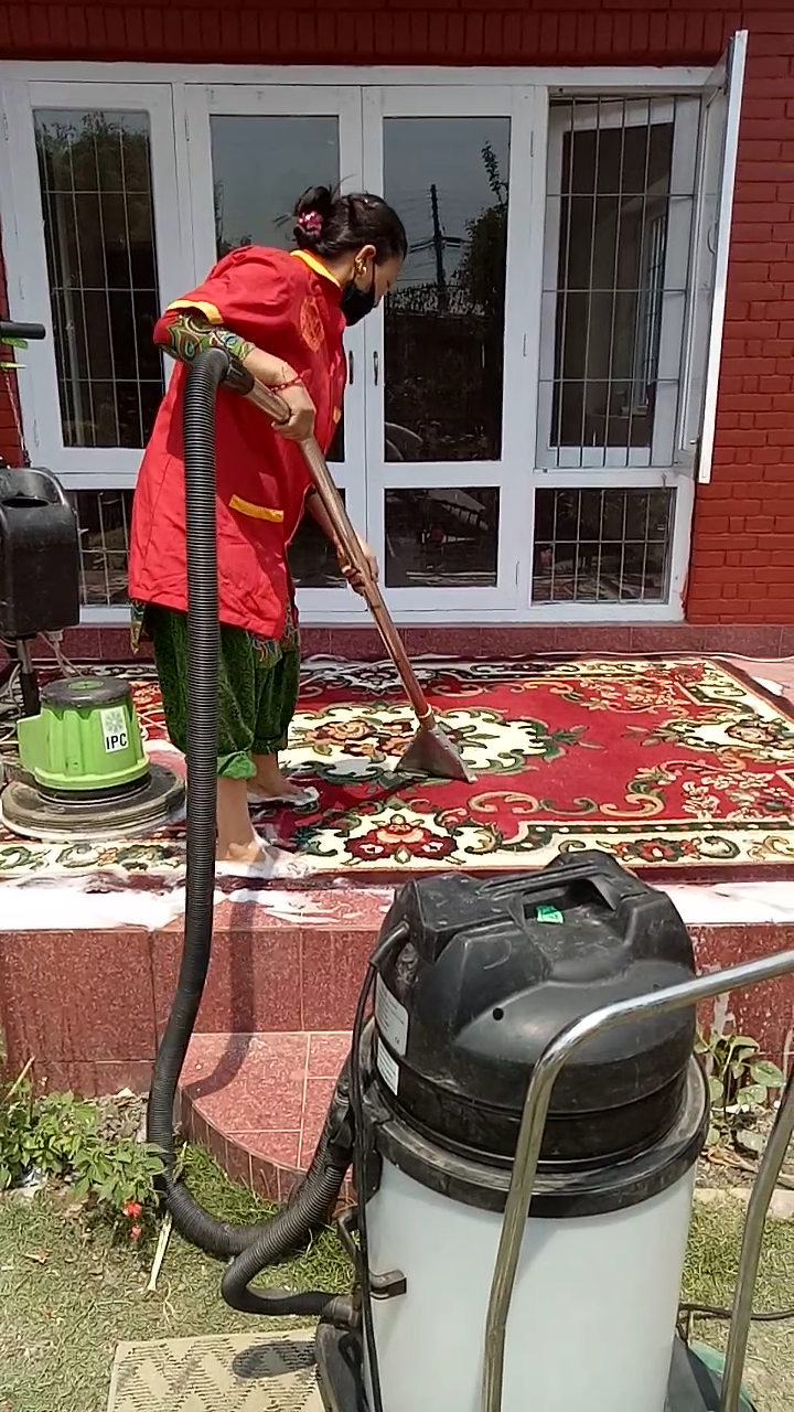 RUG CLEANING SERVICE